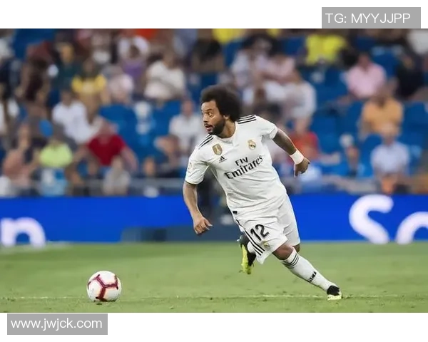 一米九的白人足球巨星是谁 身高与实力并存的足球天才揭秘 一米九的白人足球巨星是谁 身高与实力并存的足球天才揭秘