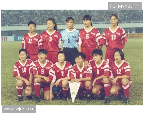 中国女子足球队的代表性球星及其在国际赛场上的辉煌成就解析 中国女子足球队的代表性球星及其在国际赛场上的辉煌成就解析