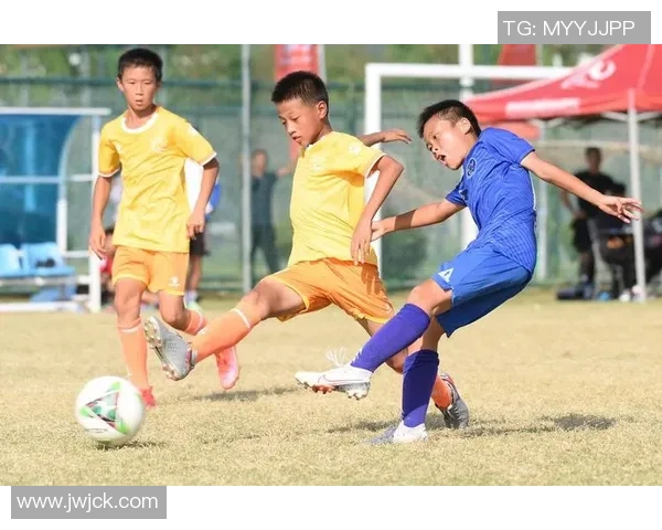 中国足球青训队新星崛起 未来之星潜力无限推动足球发展