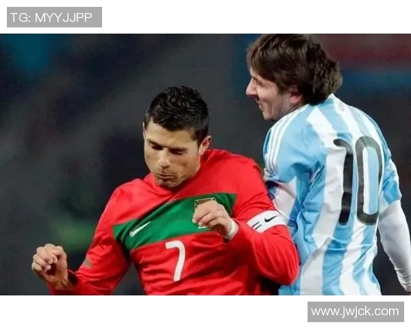 全球足球传奇球星大集合：从梅西到C罗，他们的辉煌成就与精彩瞬间