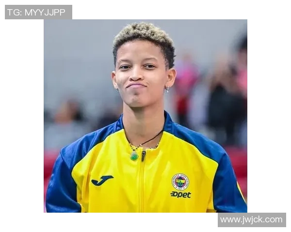 土耳其足球球星独特发型风格解析及其对球迷文化的影响 土耳其足球球星独特发型风格解析及其对球迷文化的影响