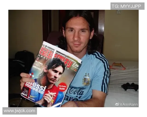 大学生背景的足球明星成长之路与成就解析