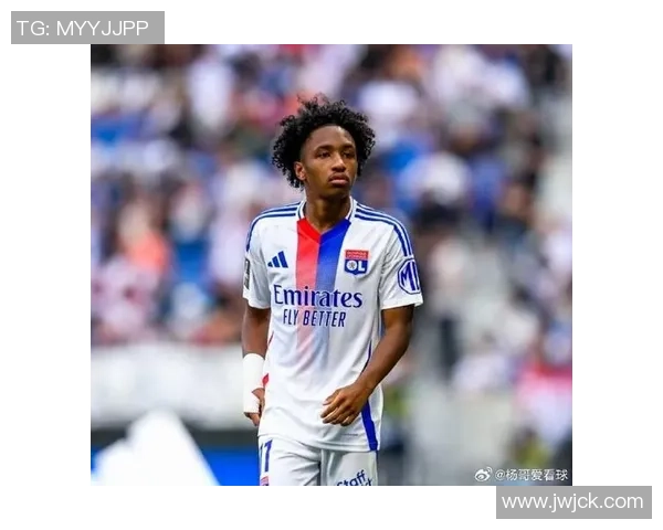 足坛巨星转会风云再起多家豪门竞逐新赛季阵容格局重塑 足坛巨星转会风云再起多家豪门竞逐新赛季阵容格局重塑